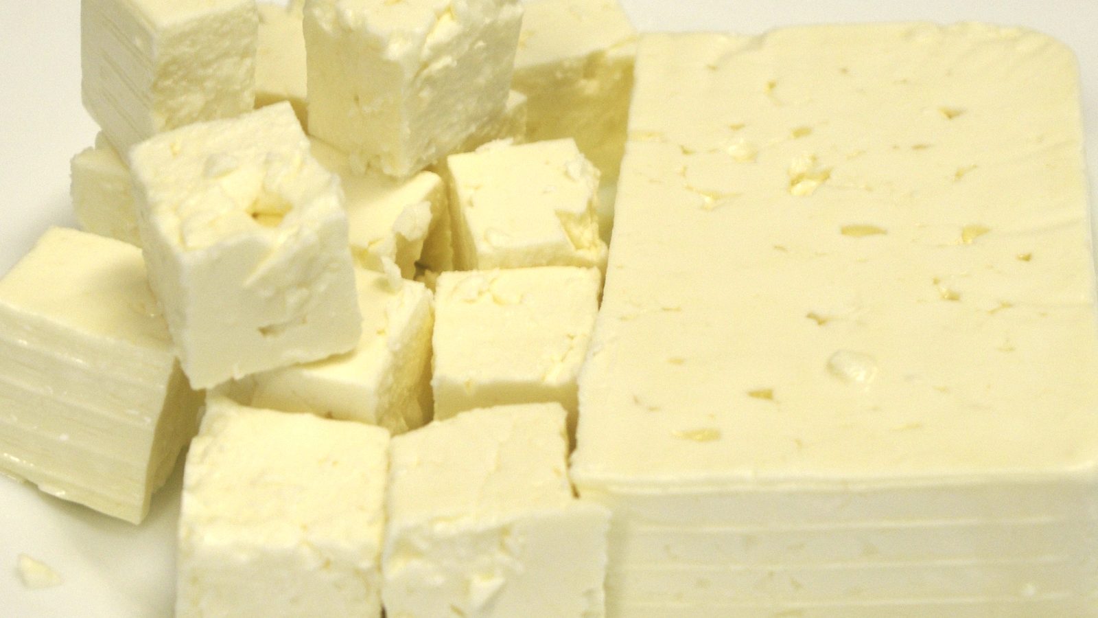 Feta DOP greca: tipologie, produttori, abbinamenti