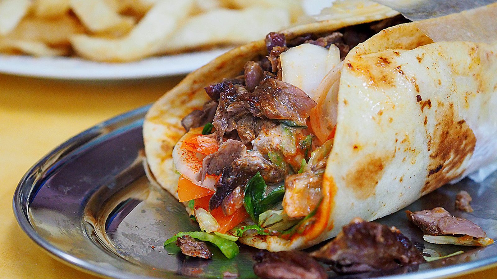 Gyros greco: ricetta, differenza con kebab, dove mangiarlo