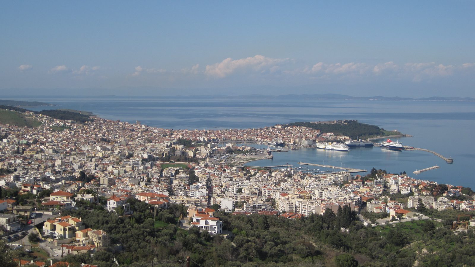 Lesbo: ouzo di Plomari, foresta pietrificata UNESCO