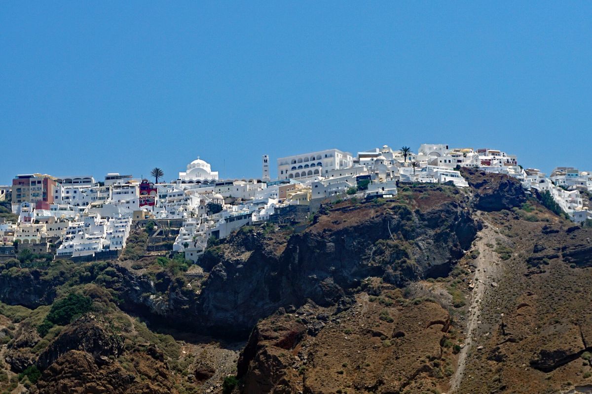 Fira in cima alla falesia della caldera, Santorini