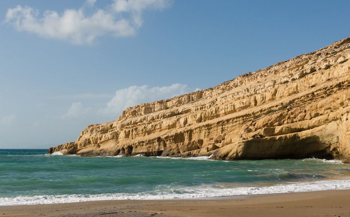La baia di Matala con le grotte nella falesia, Creta