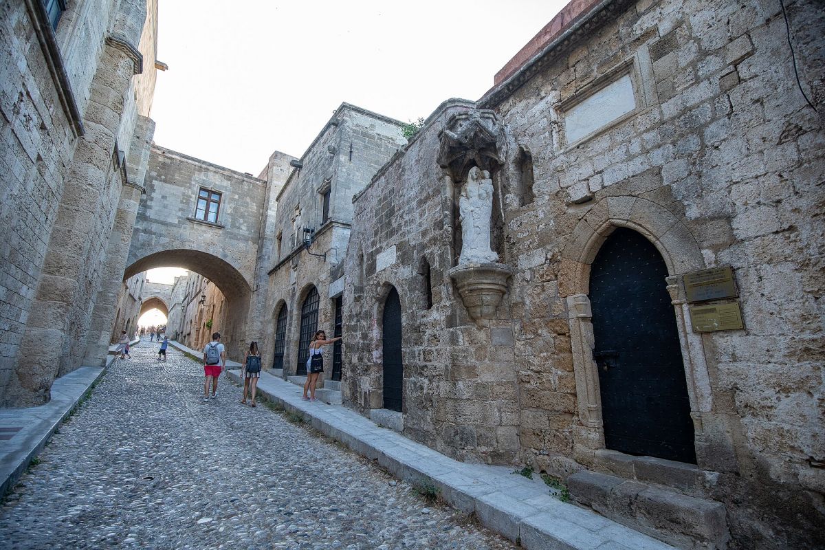 La via dei Cavalieri nella città medievale di Rodi