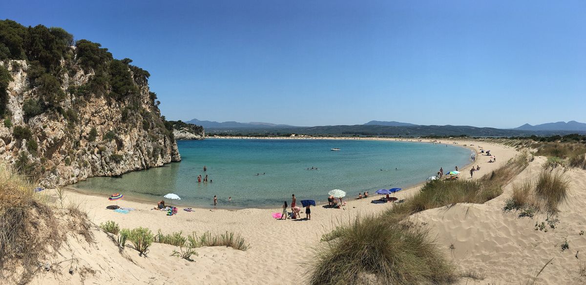 La baia a omega di Voidokilia, Peloponneso