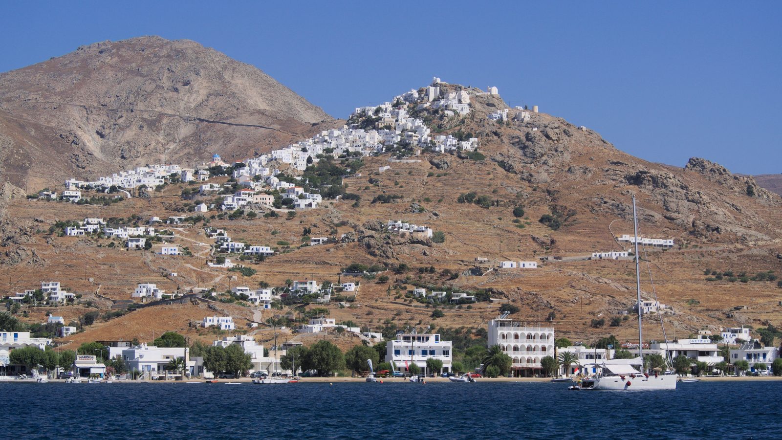 Serifos: Chora arroccata, miniere abbandonate, spiagge