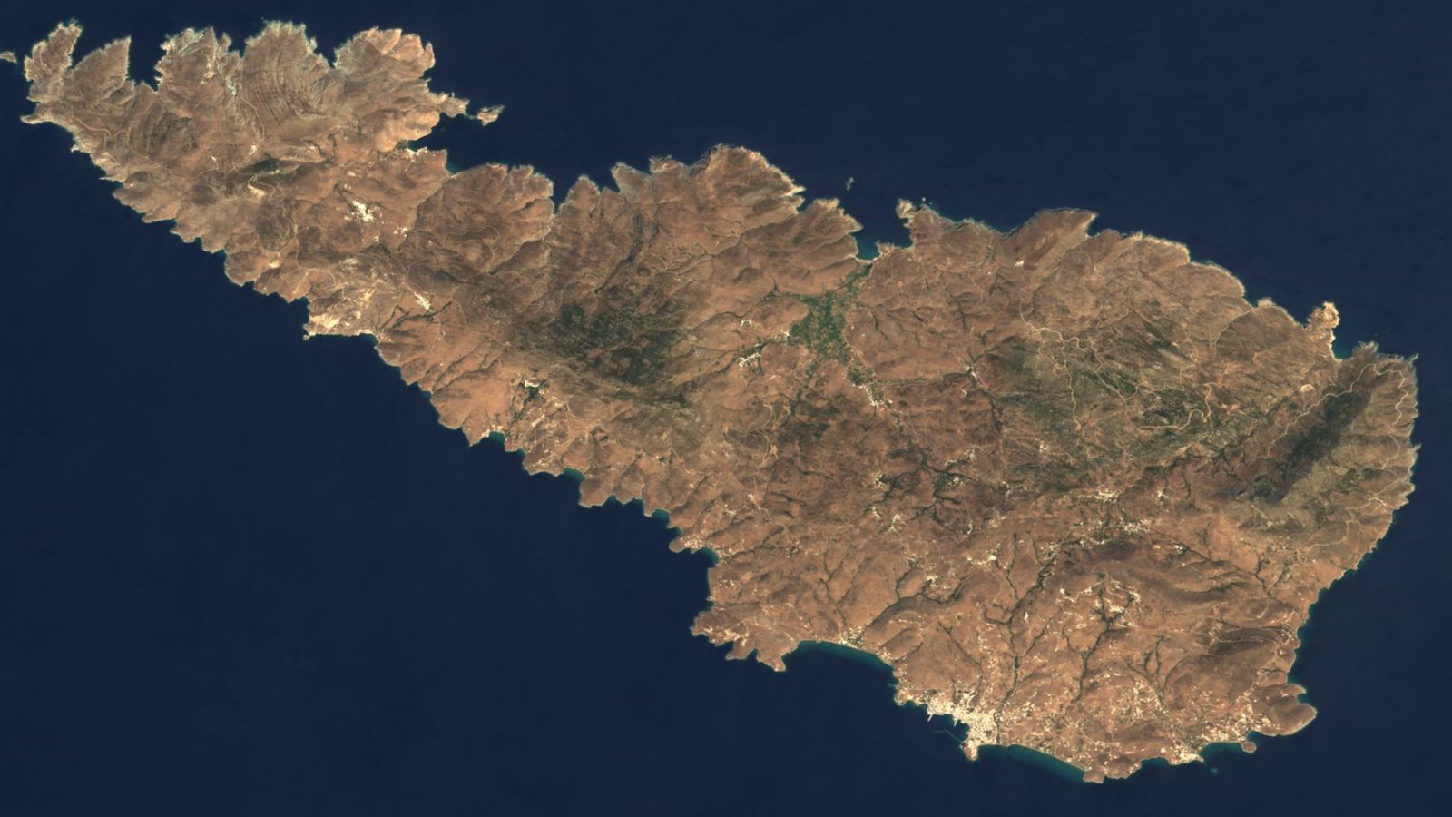Tinos: pellegrinaggio, colombaie, marmo e villaggi